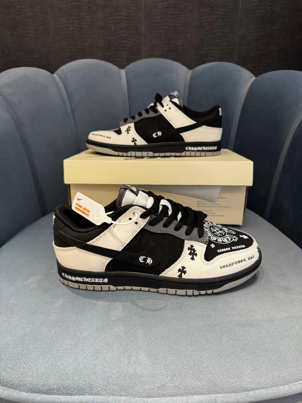 NIKE “SB DUNK CHROME HEARTS”