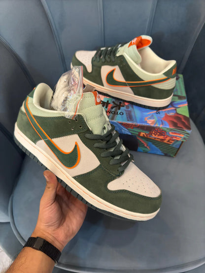 NIKE “SB DUNK LOW X OTOMO KATSUHIRO”