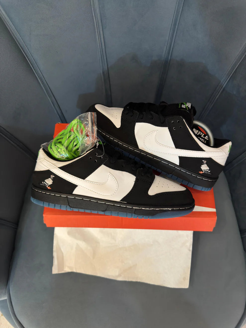 NIKE ''SB DUNK NYC PIGEON PANDA''