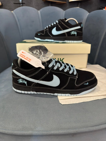 NIKE SB DUNK STUSSY BLACK WHITE