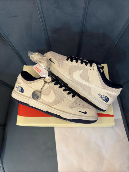NIKE'' SB DUNK THE NORTH FACE ''