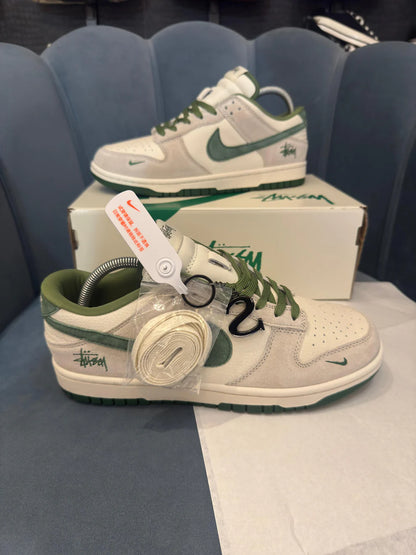 NIKE ''SB DUNK STUSSY GREEN S''